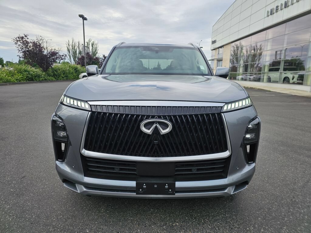 Used 2025 INFINITI QX80 Sensory AWD/4WD image 2
