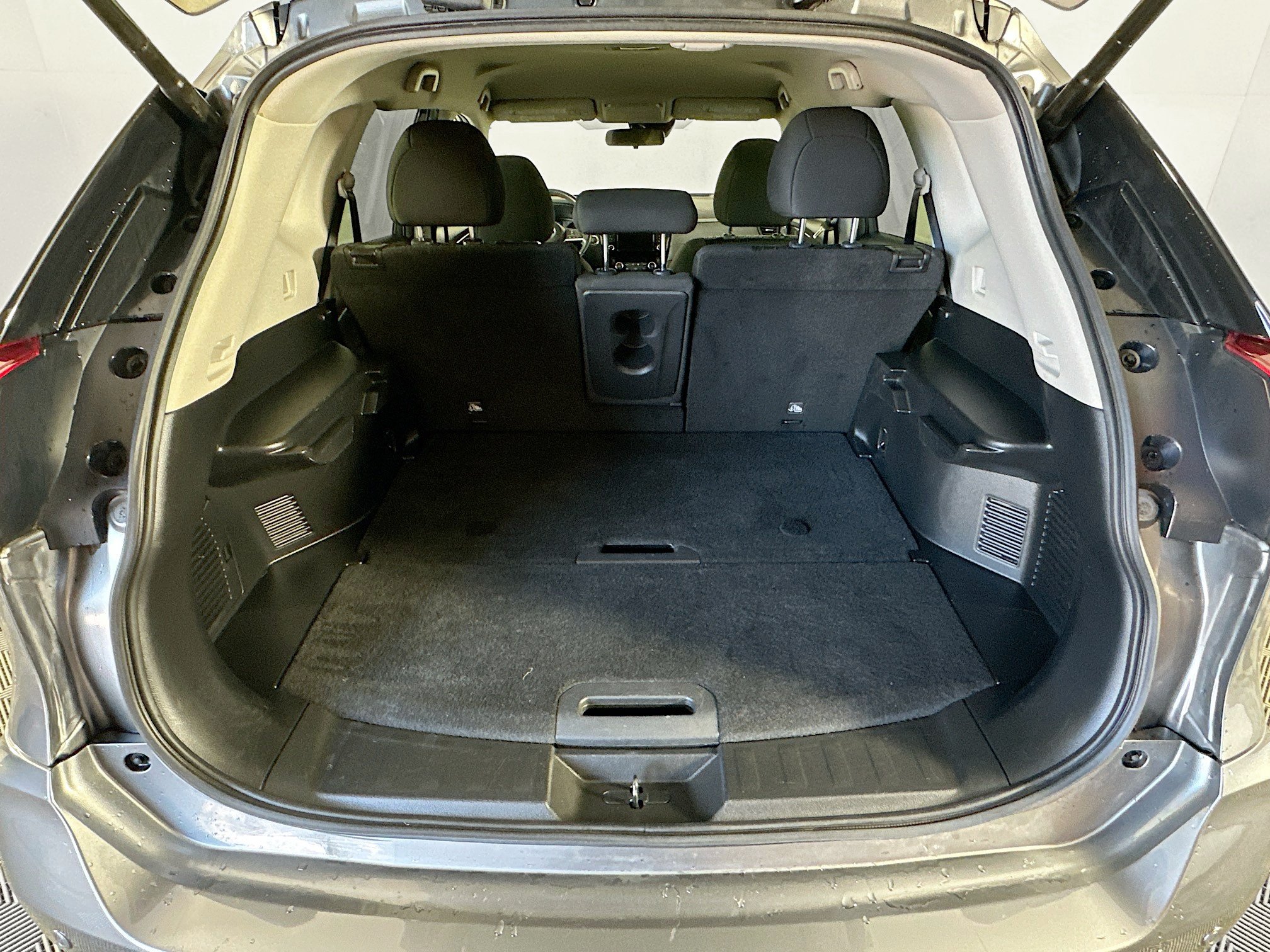 Used 2020 Nissan Rogue SV FWD image 26