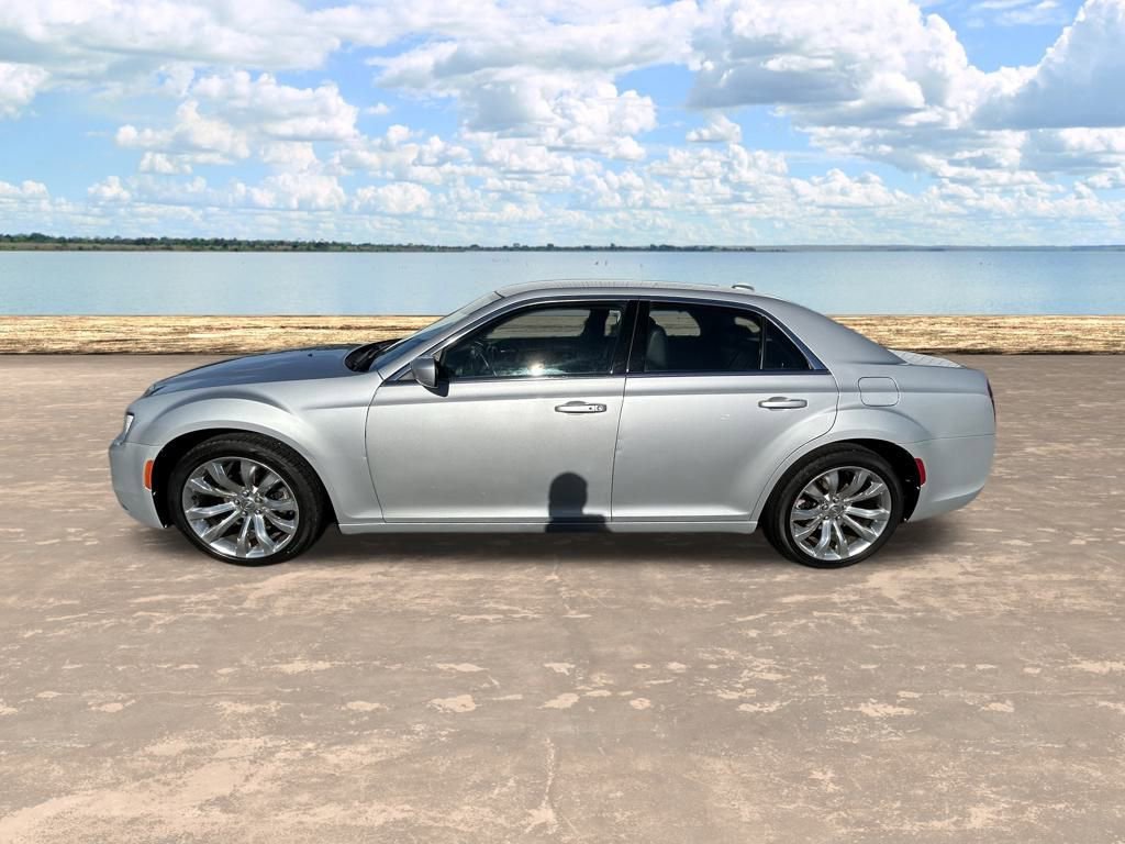 Used 2020 Chrysler 300 Touring L w/ Quick Order Package 2EF image 11
