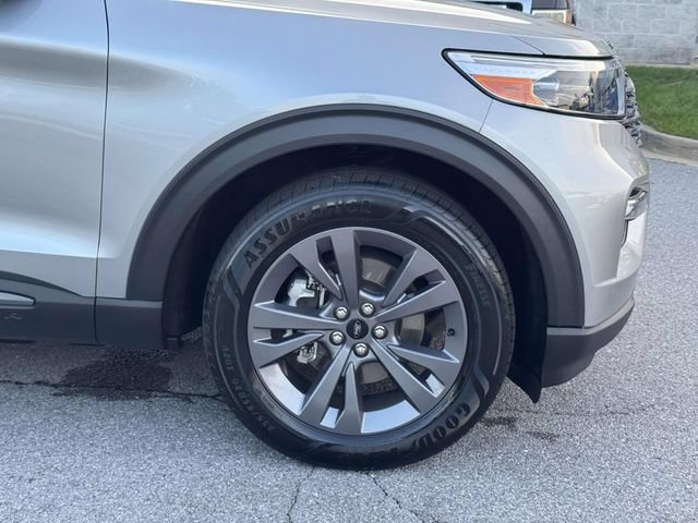 Certified 2023 Ford Explorer XLT w/ Equipment Group 202A AWD/4WD image 9