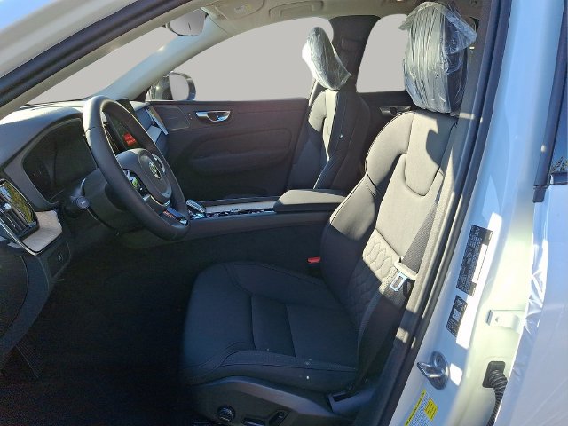 New 2026 Volvo XC60 B5 Plus w/ Protection Package Premier AWD/4WD image 5