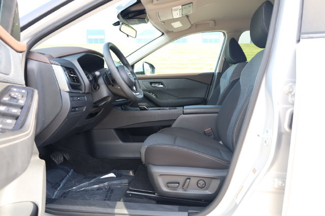 Certified 2023 Nissan Rogue SV AWD/4WD image 13