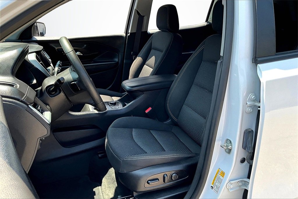 Used 2023 GMC Terrain SLE image 21