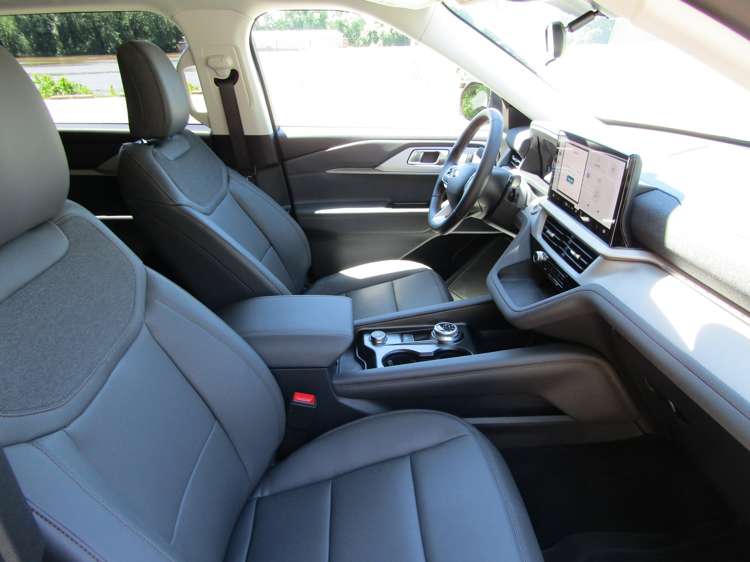 New 2026 Ford Explorer Active w/ Active Comfort Package AWD/4WD image 18