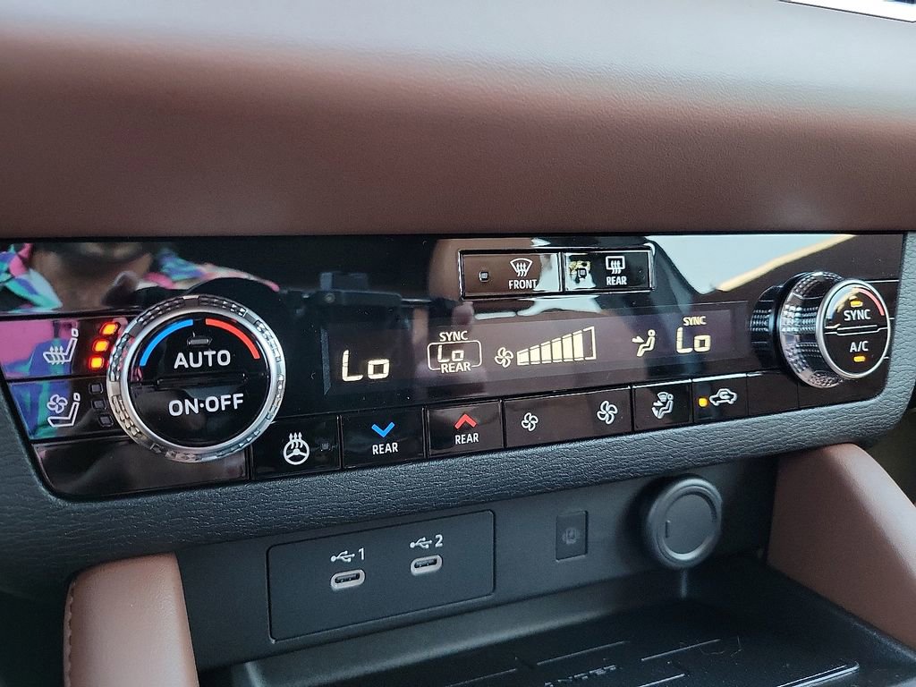 New 2025 Mitsubishi Outlander SEL image 18