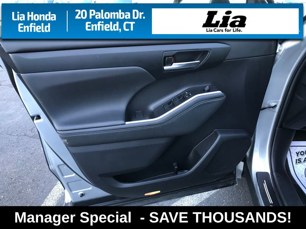 Used 2023 Toyota Highlander XLE image 15