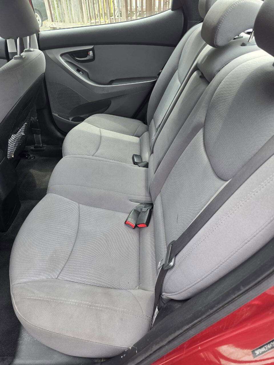 Used 2015 Hyundai Elantra SE FWD image 18