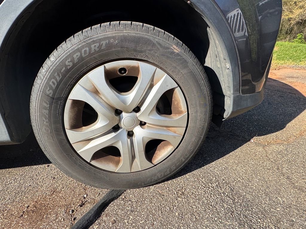 Used 2013 Toyota RAV4 LE image 2