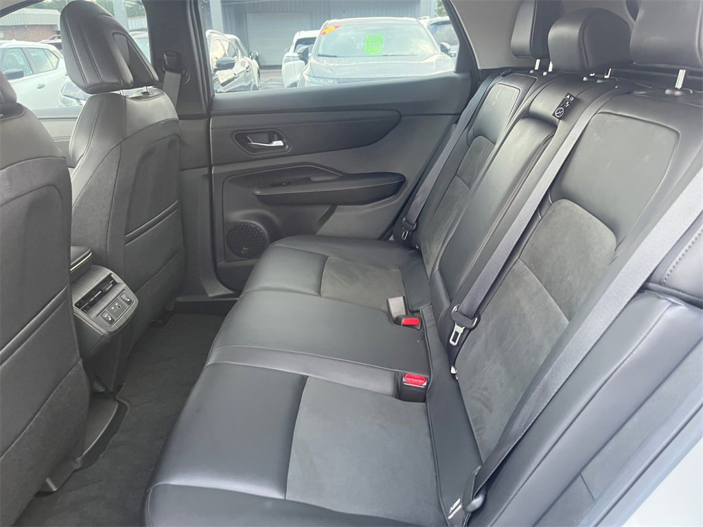 Used 2023 Nissan Ariya AWD image 17