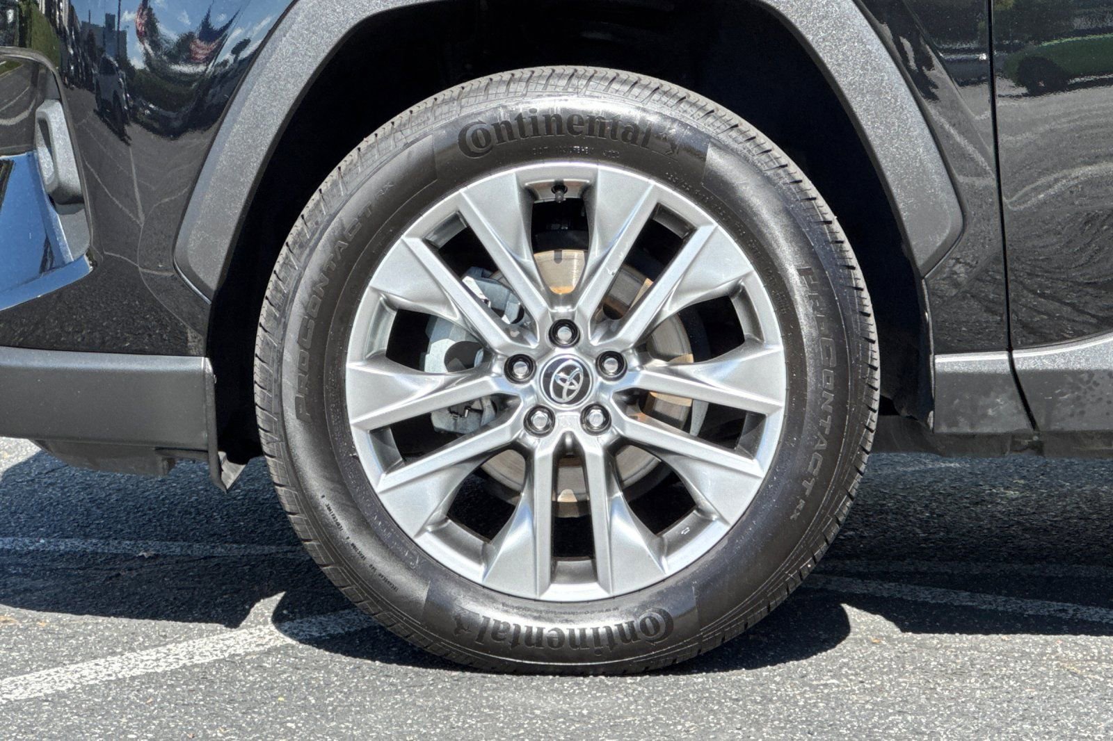 Used 2022 Toyota RAV4 XLE Premium FWD image 26