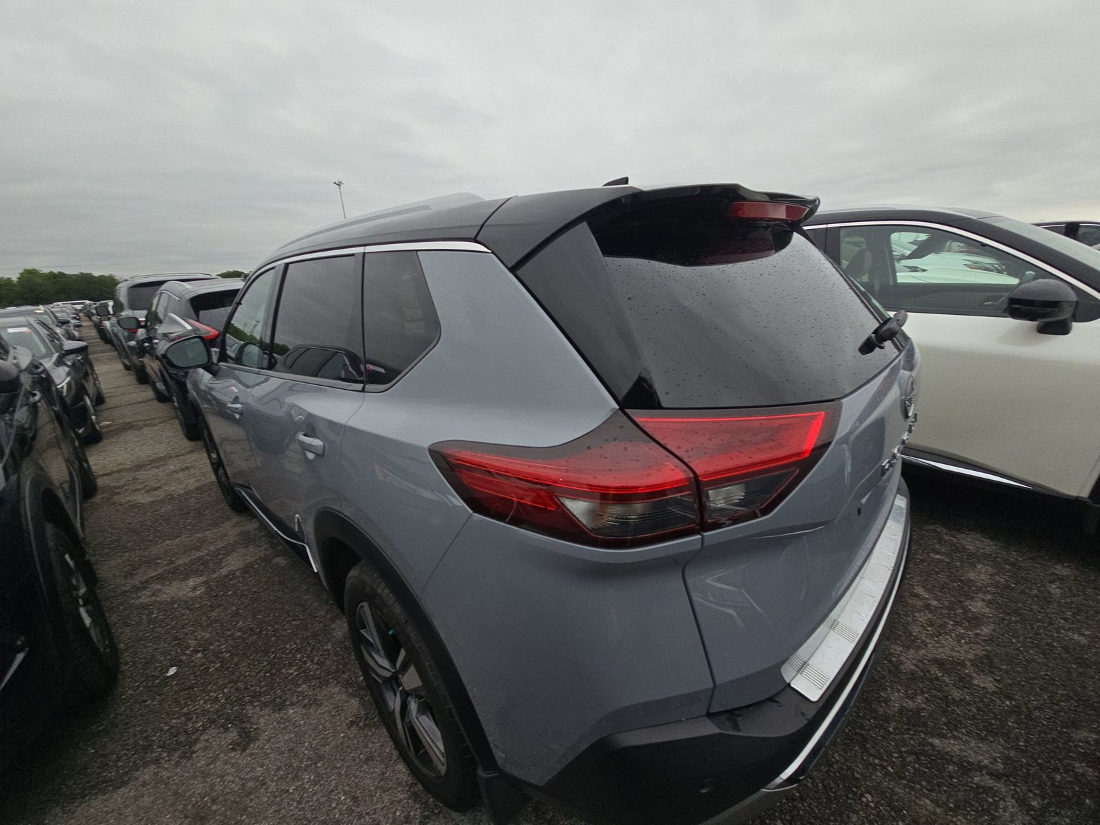 Used 2023 Nissan Rogue Platinum FWD image 8