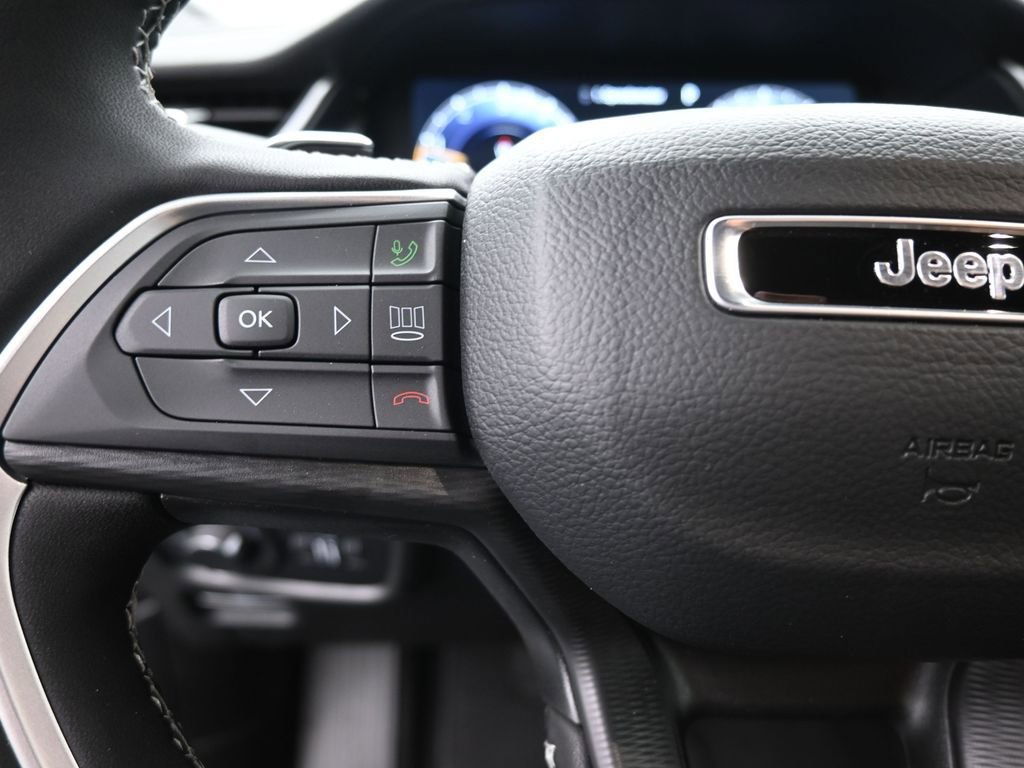 New 2025 Jeep Grand Cherokee L Altitude RWD image 28