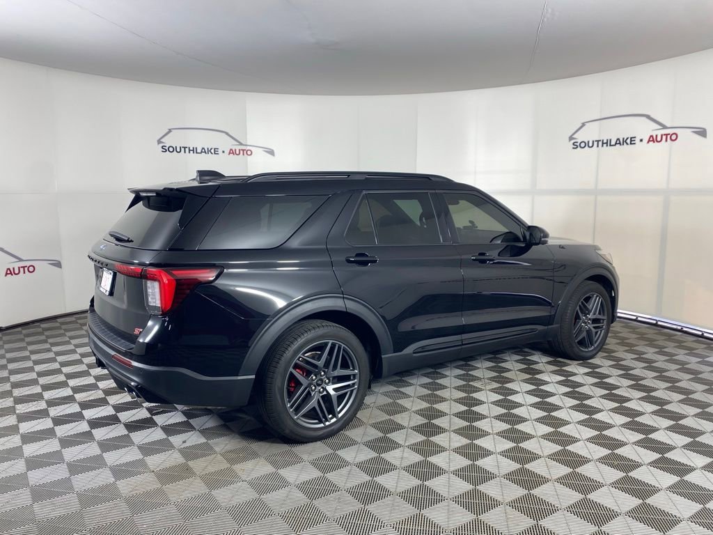 Used 2025 Ford Explorer ST image 9