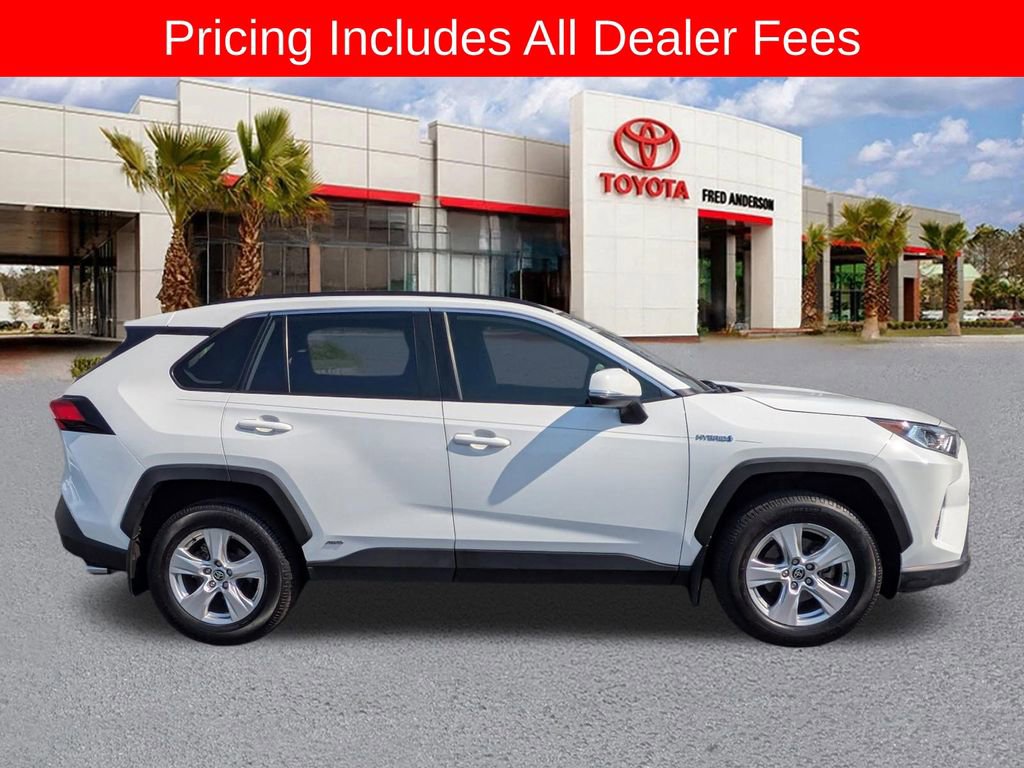 Certified 2020 Toyota RAV4 XLE w/ Convenience Package AWD/4WD image 4
