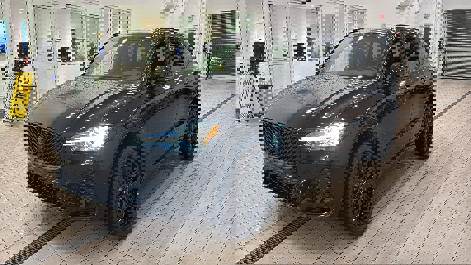 New 2026 Volvo XC60 T8 Ultra w/ Protection Package Premier image 9