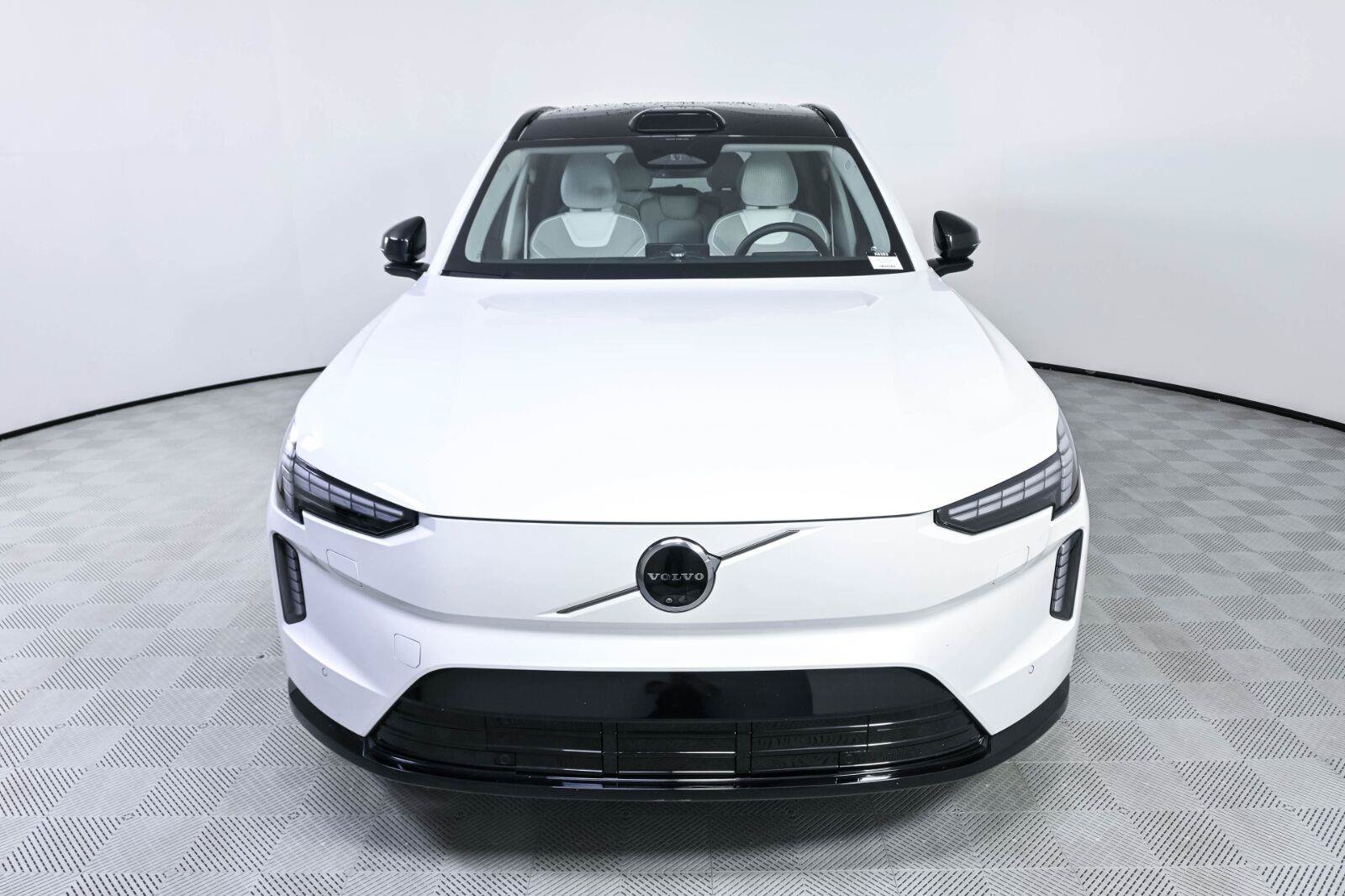 Used 2025 Volvo EX90 Ultra AWD/4WD image 36