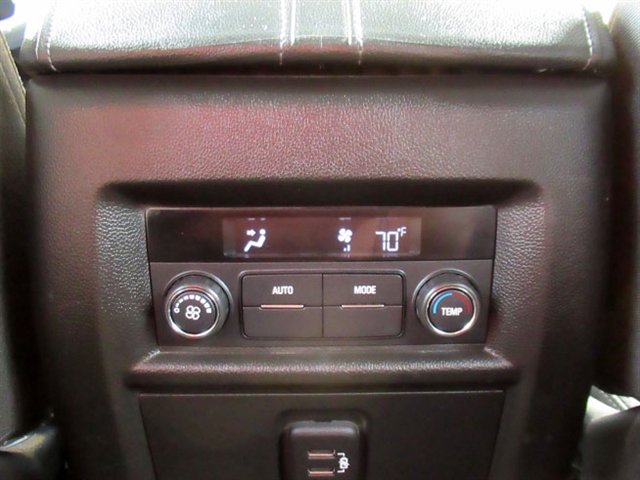 Used 2022 Chevrolet Traverse LT image 27