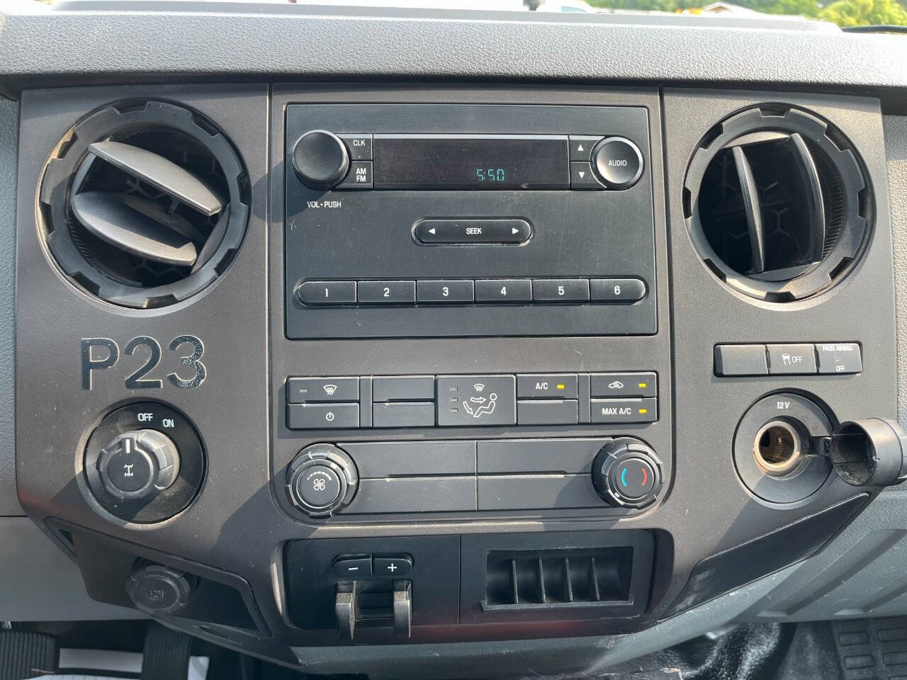Used 2015 Ford F250 XL AWD/4WD image 12