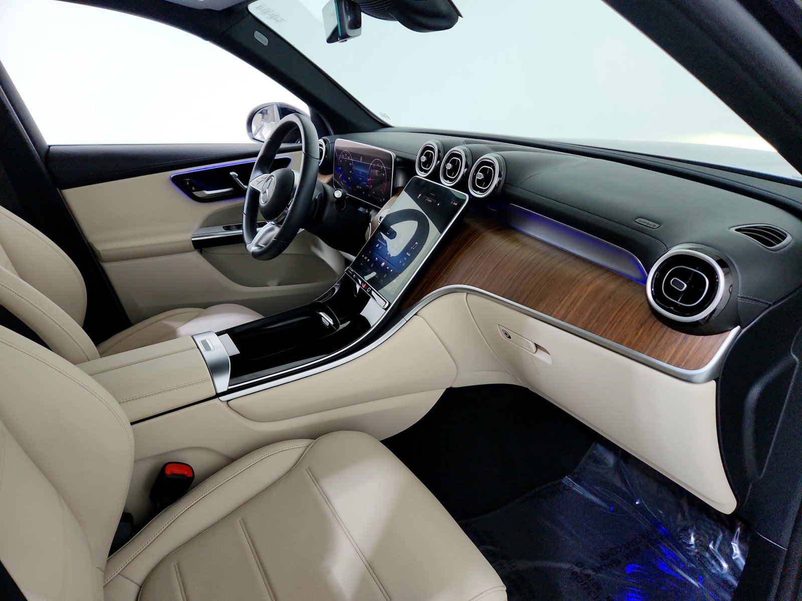 Certified 2024 Mercedes-Benz GLC 300 4MATIC image 21