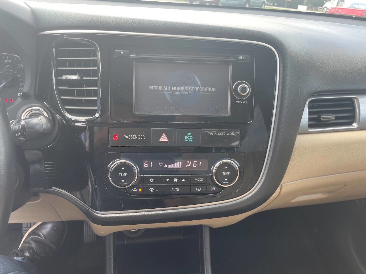 Used 2014 Mitsubishi Outlander SE image 12