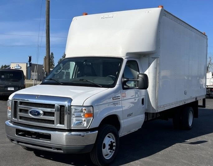 Used 2015 Ford E-450 and Econoline 450 Super Duty w/ Power Windows & Locks Group RWD image 2