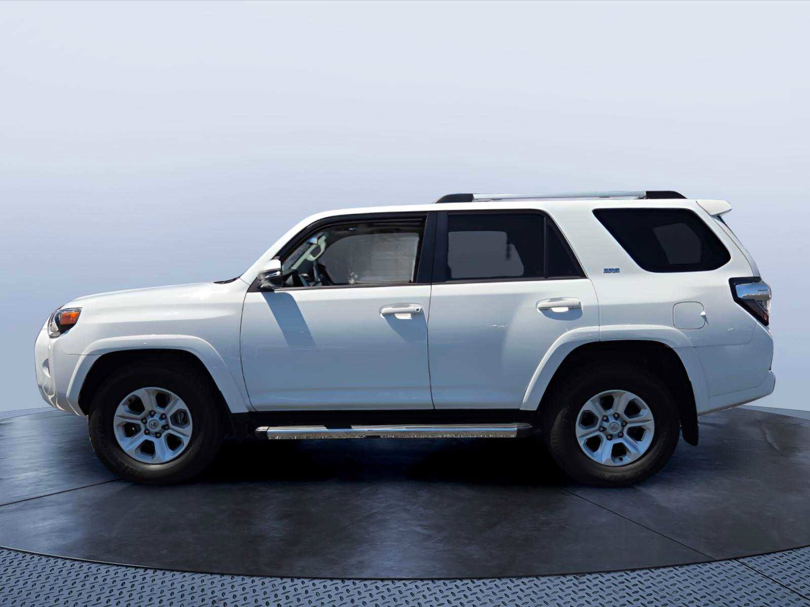 Used 2024 Toyota 4Runner SR5 Premium w/ Moonroof Package RWD image 3