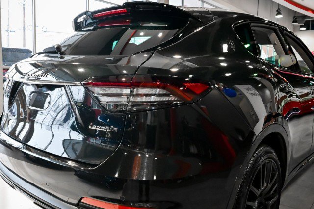 Used 2022 Maserati Levante Modena AWD/4WD image 12