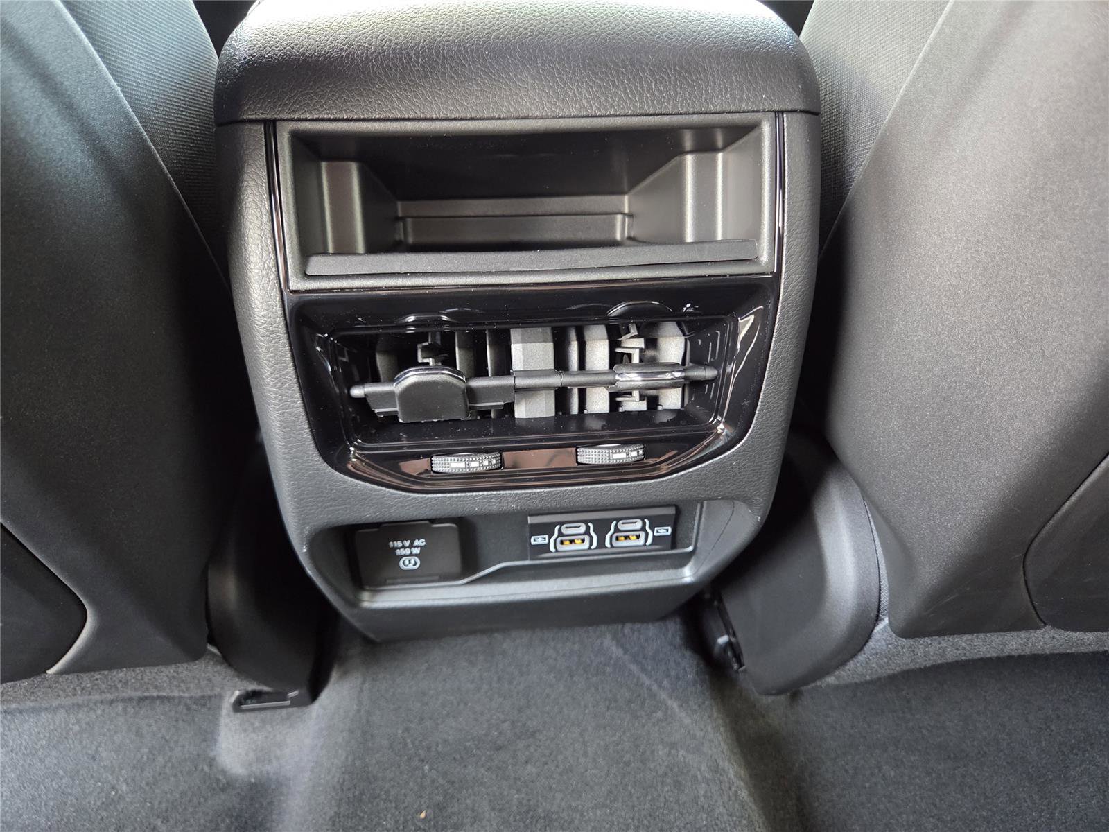 New 2025 Jeep Grand Cherokee Laredo X w/ Luxury Tech Group I image 24