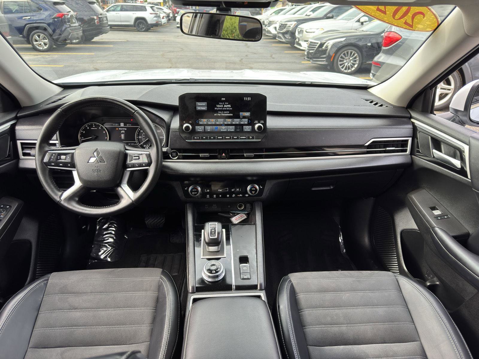 Used 2024 Mitsubishi Outlander SE image 38