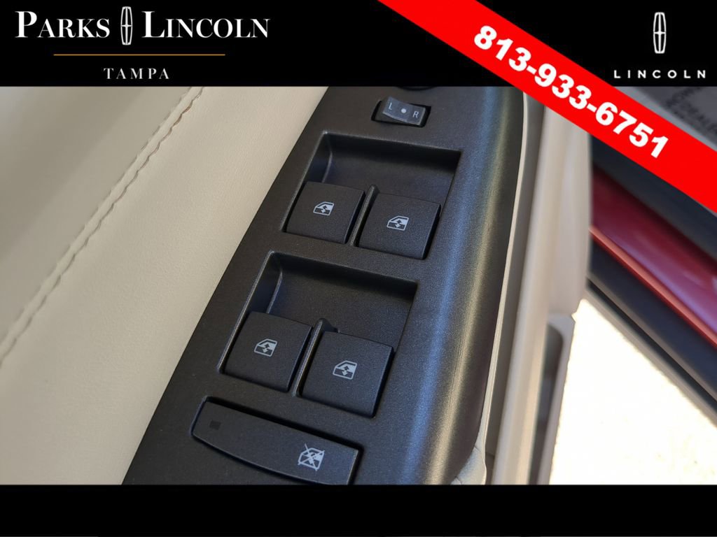 Used 2012 Cadillac SRX Luxury image 17