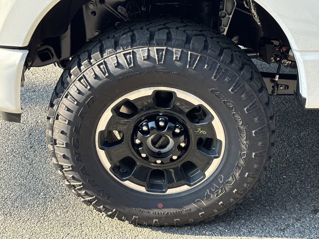 New 2026 Ford F250 Platinum w/ Tremor Off-Road Package image 11