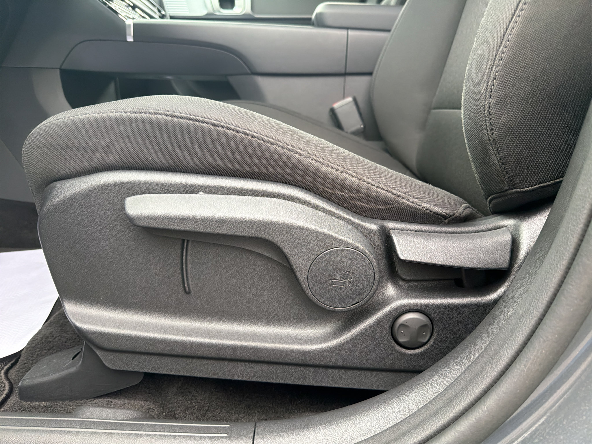 Certified 2025 Hyundai Santa Fe SE AWD/4WD image 11