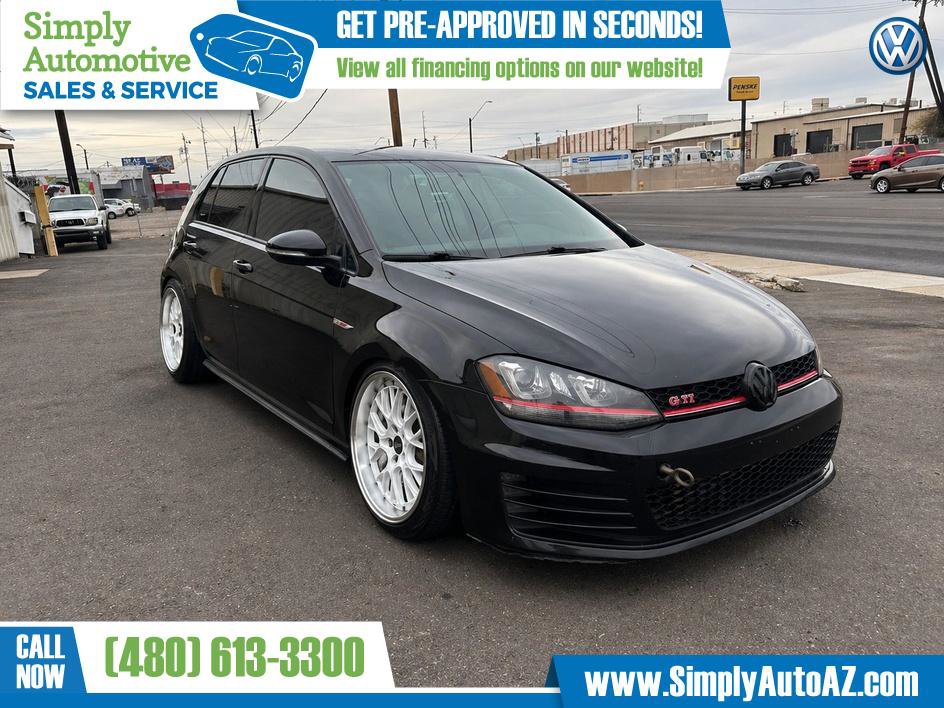 Used 2017 Volkswagen Golf 4-Door FWD image 2