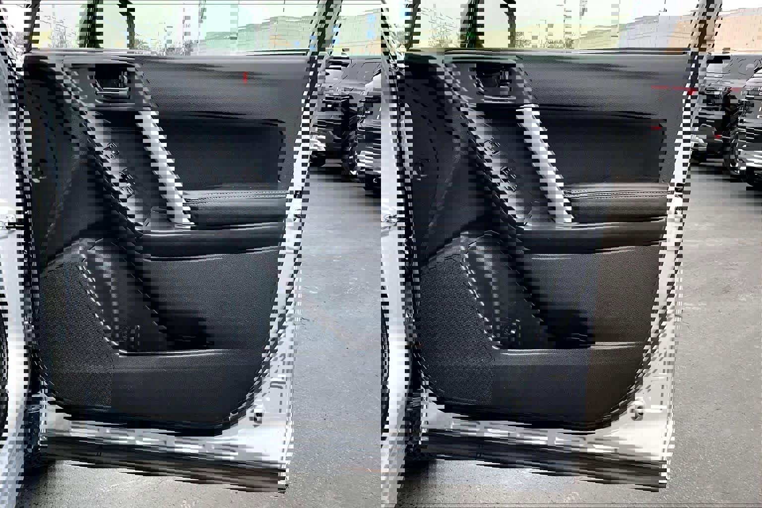 Used 2016 Subaru Forester 2.5i w/ Alloy Wheel Package image 26