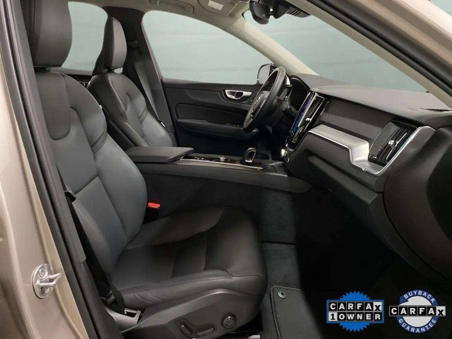 Used 2025 Volvo XC60 B5 Core image 27