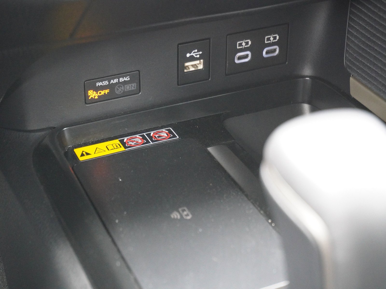 Used 2025 Toyota Camry SE AWD/4WD image 25