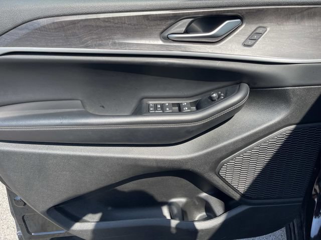 Used 2023 Jeep Grand Cherokee Limited AWD/4WD image 23