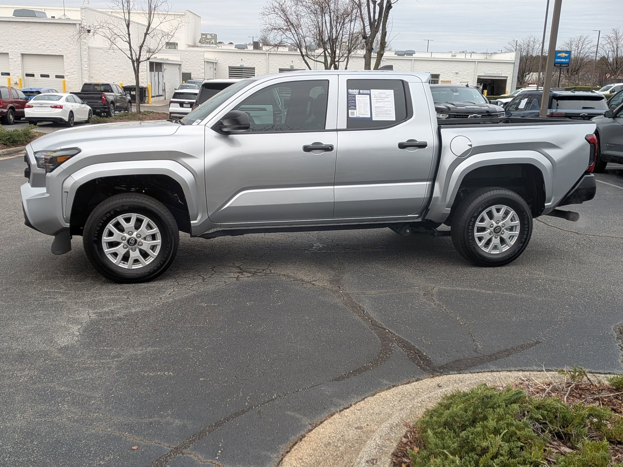 Used 2025 Toyota Tacoma SR image 6