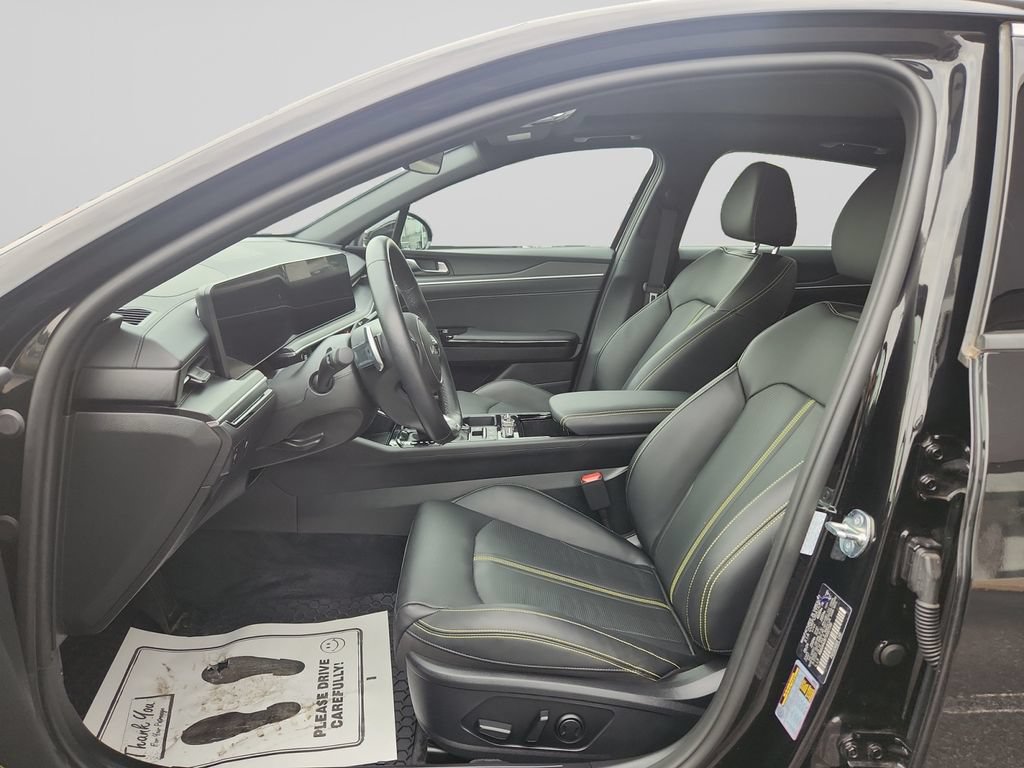 Certified 2025 Kia K5 GT FWD image 9