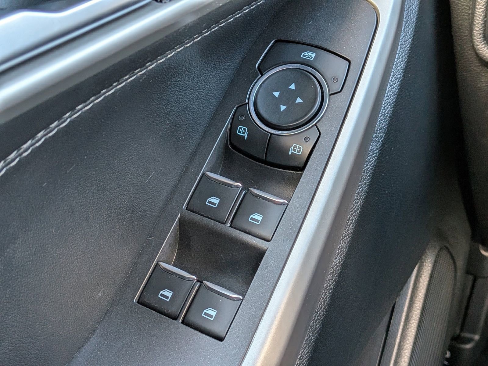 Certified 2023 Ford Explorer XLT w/ Equipment Group 202A AWD/4WD image 27