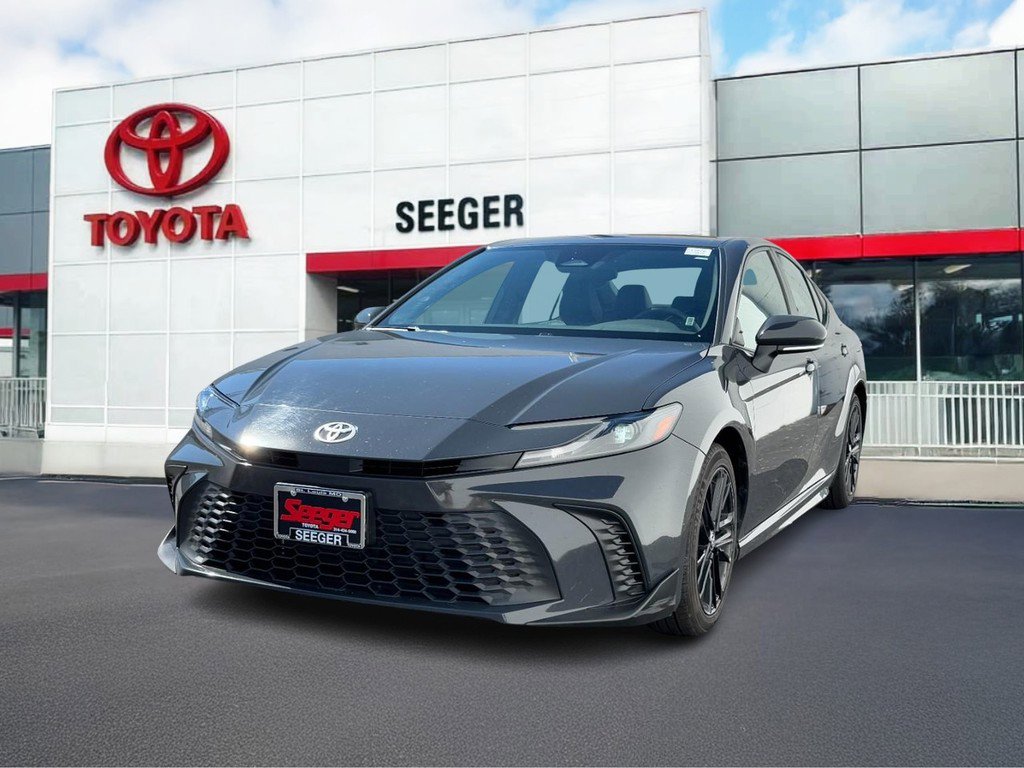 Used 2025 Toyota Camry Hybrid image 6