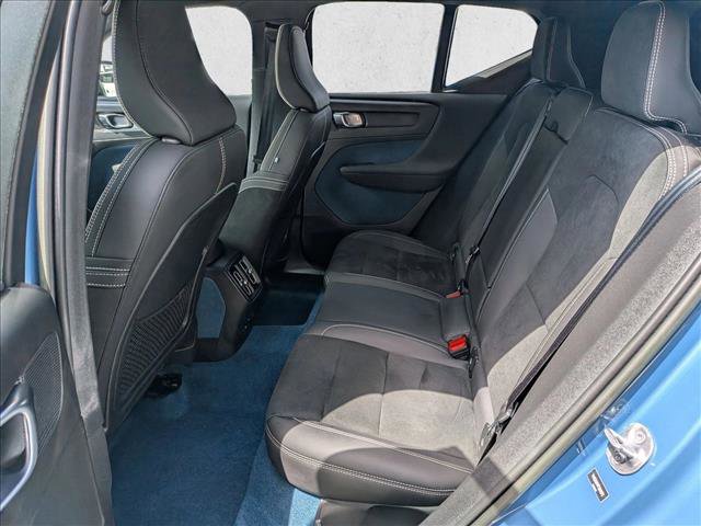 Used 2023 Volvo XC40 Recharge Ultimate image 19