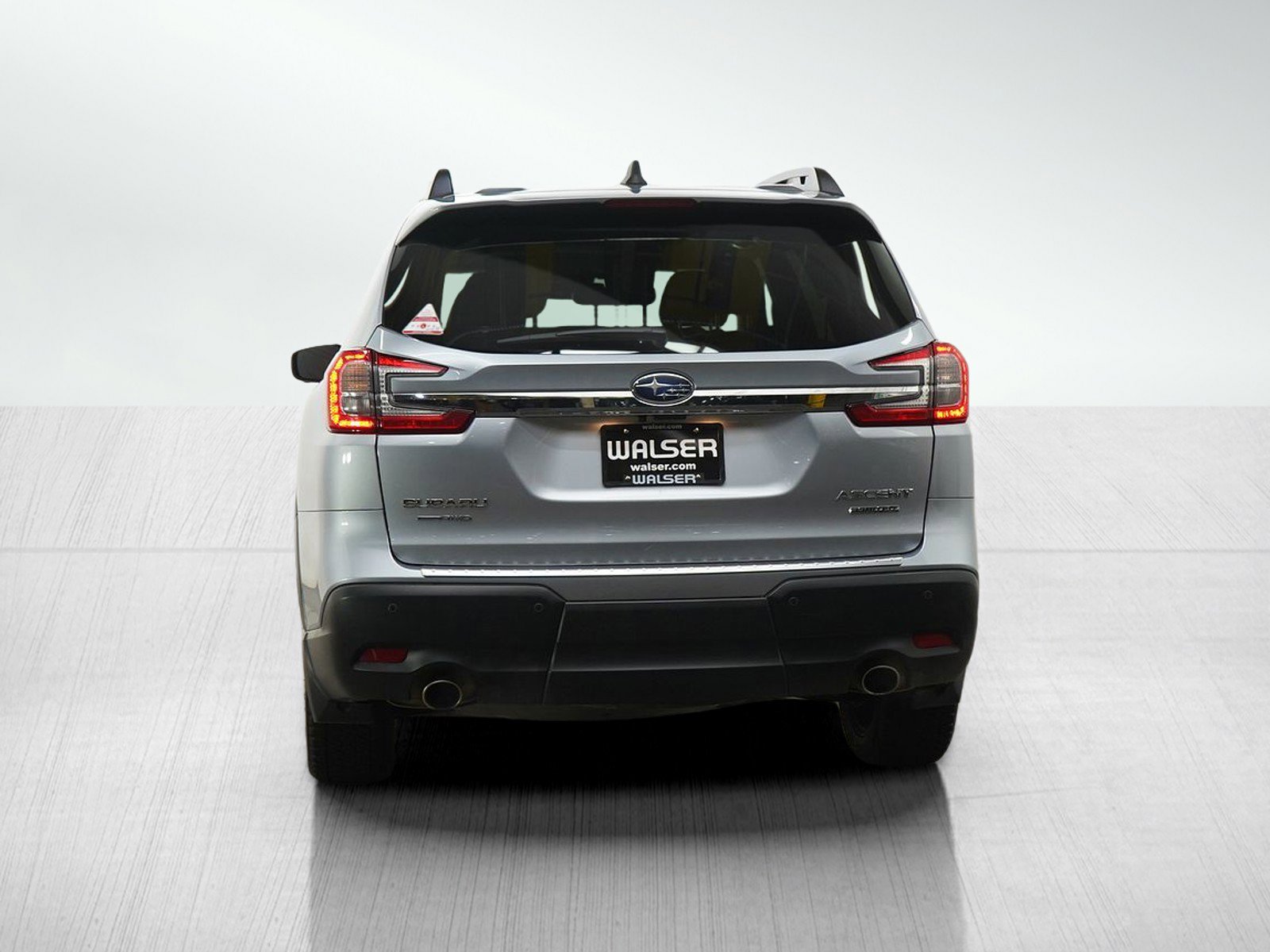 Used 2023 Subaru Ascent Limited w/ Technology Package AWD/4WD image 4