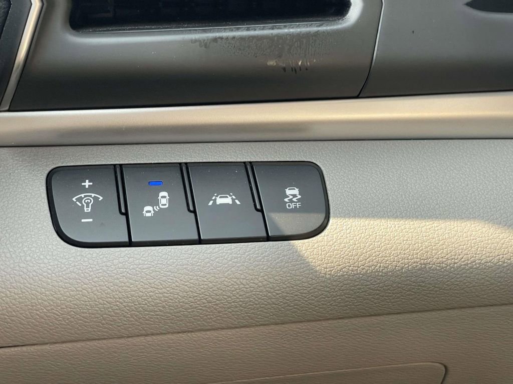 Used 2020 Hyundai Elantra SEL FWD image 10