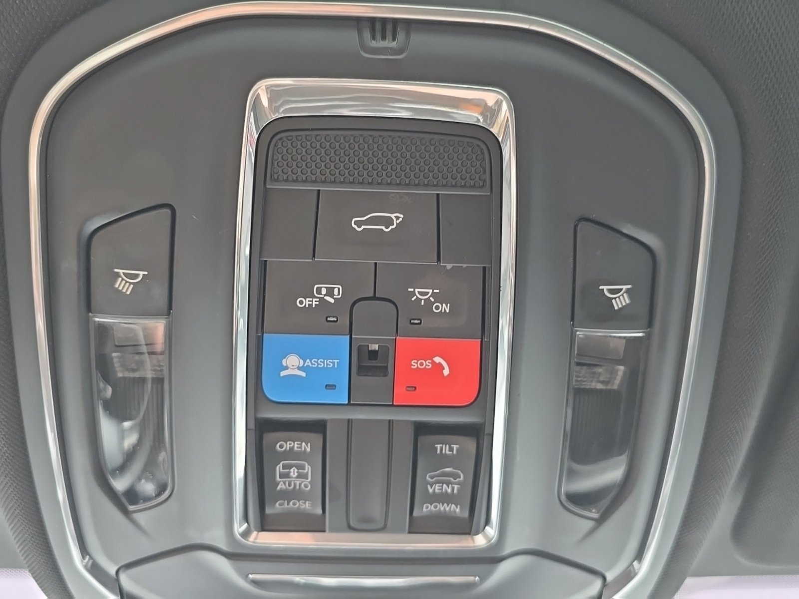 Used 2023 Jeep Grand Cherokee Altitude AWD/4WD image 39