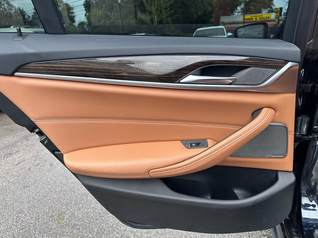 Used 2019 BMW 530i w/ M Sport Package image 28