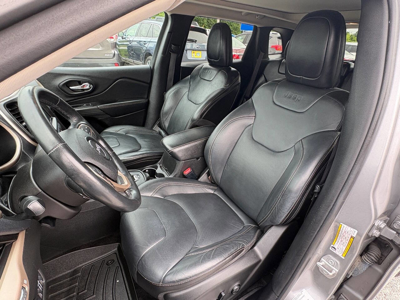 Used 2015 Jeep Cherokee Limited AWD/4WD image 8