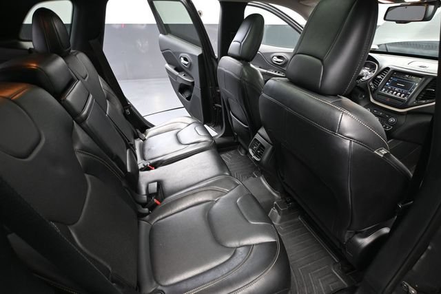 Used 2015 Jeep Cherokee Limited w/ Luxury Group AWD/4WD image 46