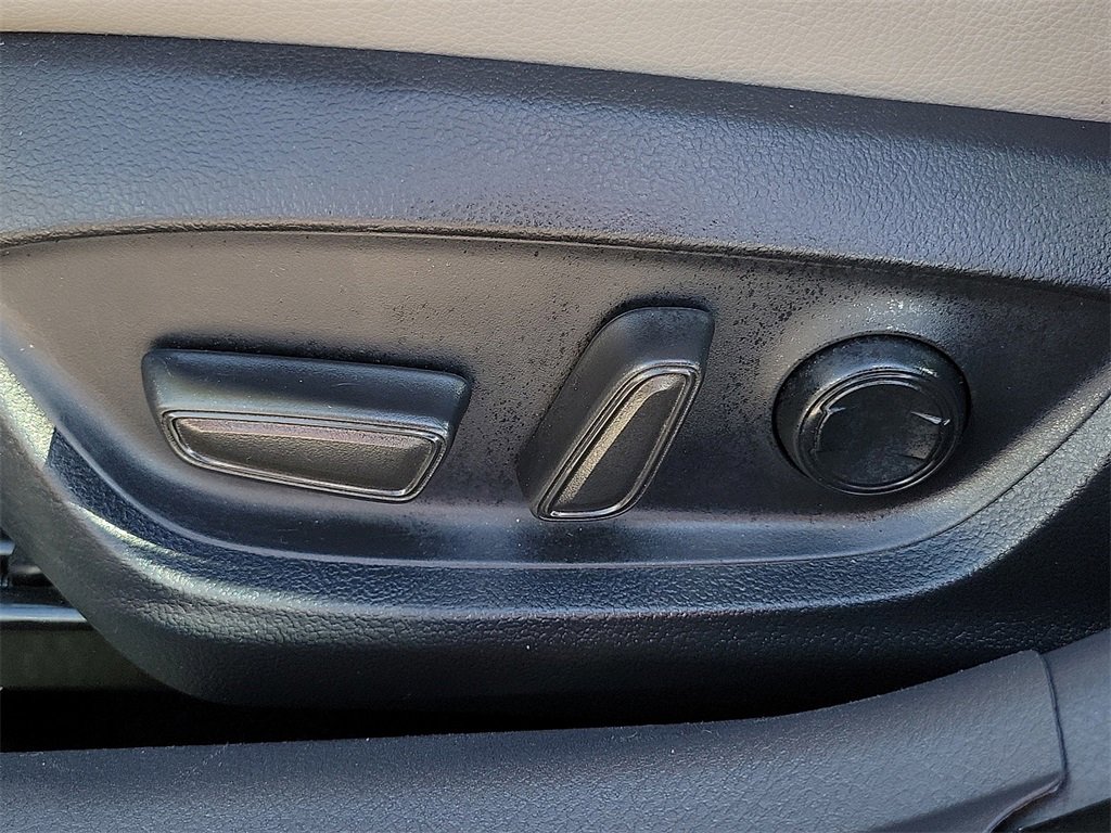 Used 2024 Toyota Camry SE image 20