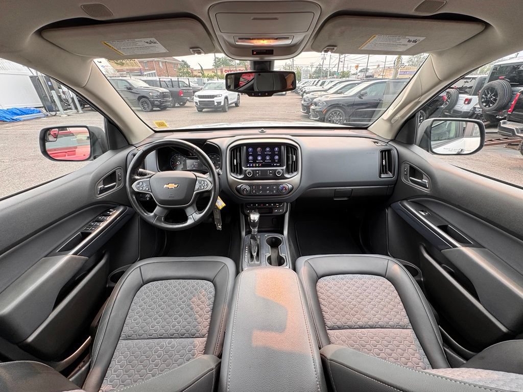 Used 2022 Chevrolet Colorado Z71 AWD/4WD image 10